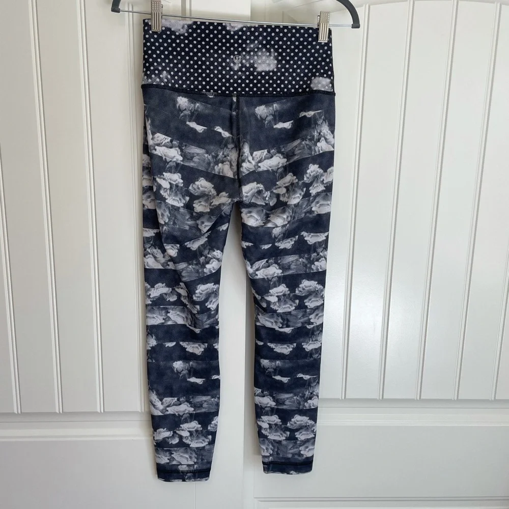 Lululemon wonder under 25” high rise cloud polka floral dot leggings size 4